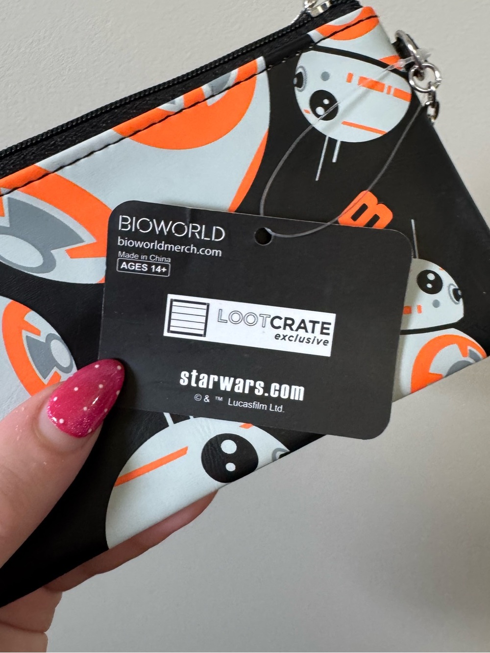 Loot crate exclusive Star Wars Bioworld BB-8 wristlet wallet (NWT) - Picture 2 of 3